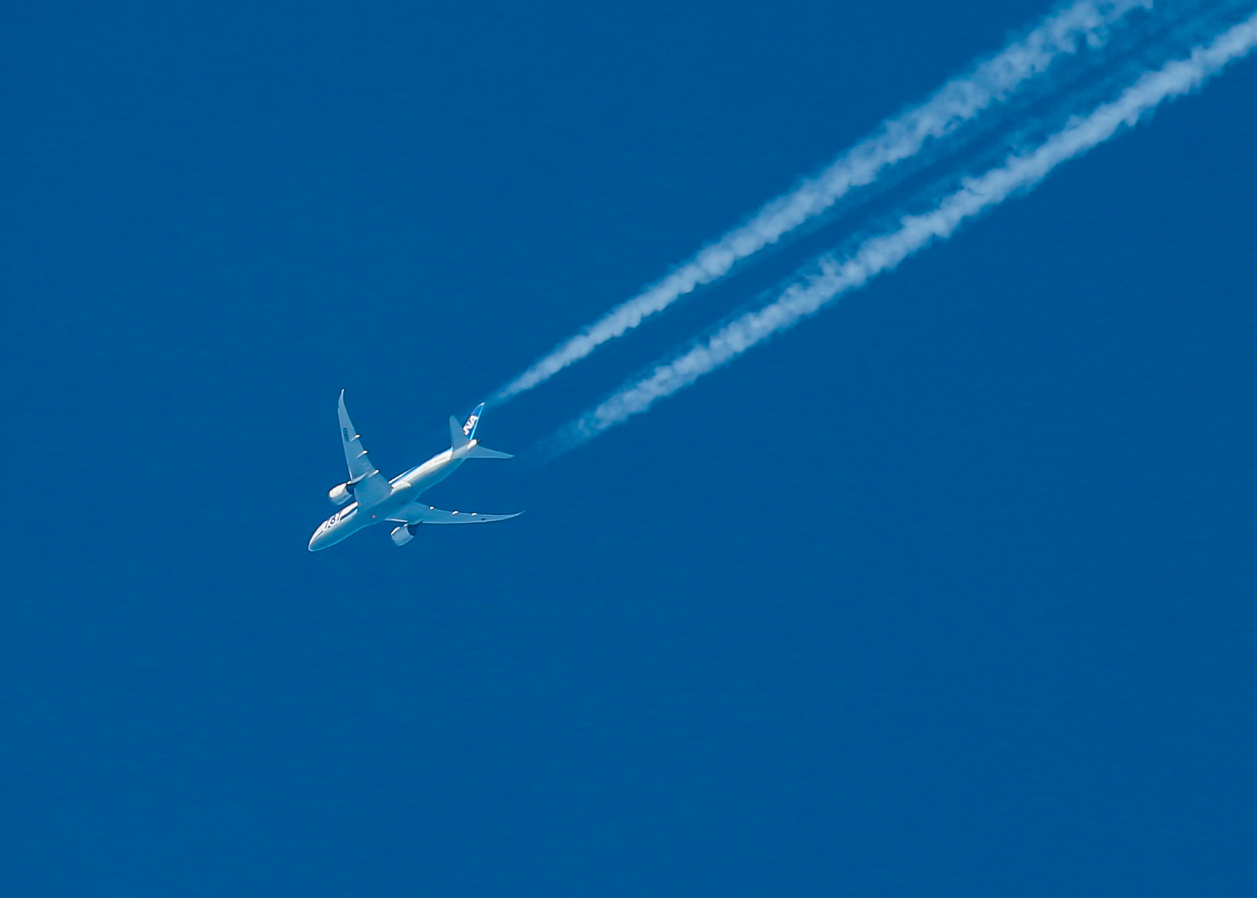 ANA with chemtrail